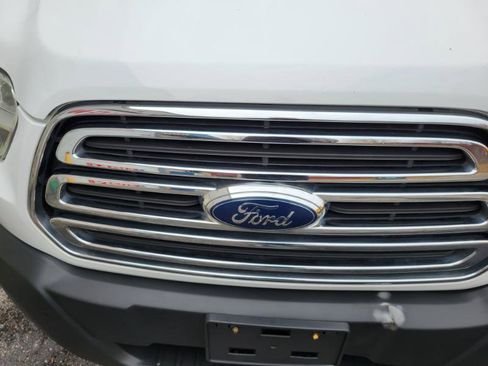 Used 2016 Ford Transit 150 XLT image 5