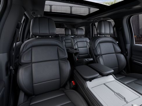 New 2027 Lincoln Navigator Reserve AWD/4WD image 10