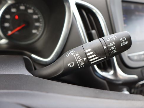 Used 2021 Chevrolet Equinox LT image 22