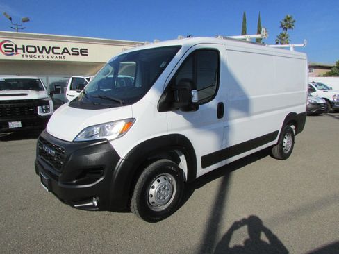 Used 2023 RAM ProMaster 2500 w/ Driver Convenience Group image 4