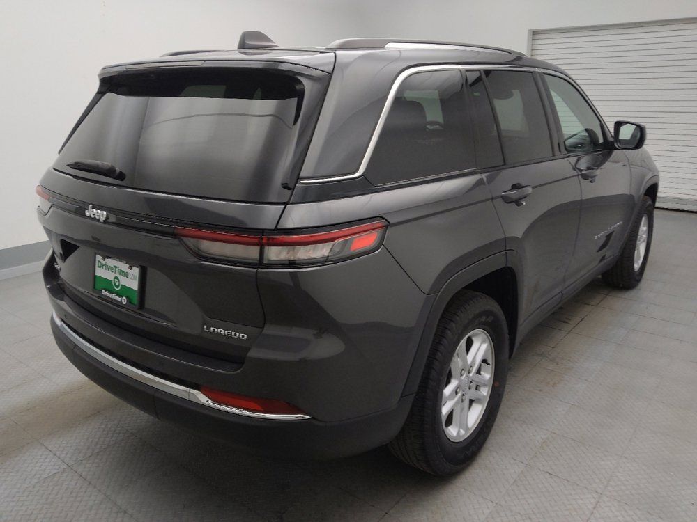 Used 2023 Jeep Grand Cherokee Laredo w/ Luxury Tech Group I AWD/4WD image 9