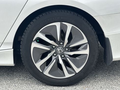 Used 2019 Honda Accord Hybrid image 12