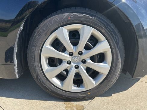 Used 2023 Toyota Corolla LE image 9