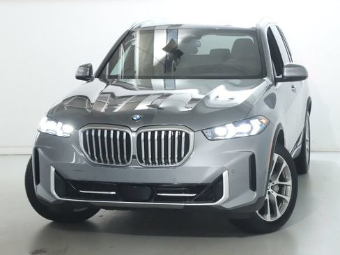 Used 2025 BMW X5 xDrive40i w/ Climate Comfort Package AWD/4WD image 3