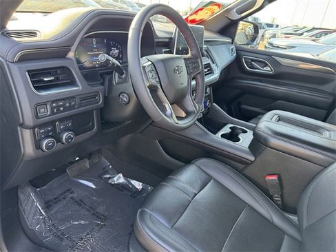 Used 2022 Chevrolet Suburban RST w/ Luxury Package image 10