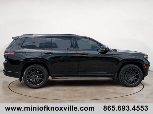 Used 2024 Jeep Grand Cherokee L Summit AWD/4WD image 2