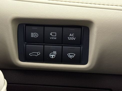 Used 2021 Toyota Highlander Platinum AWD/4WD image 43