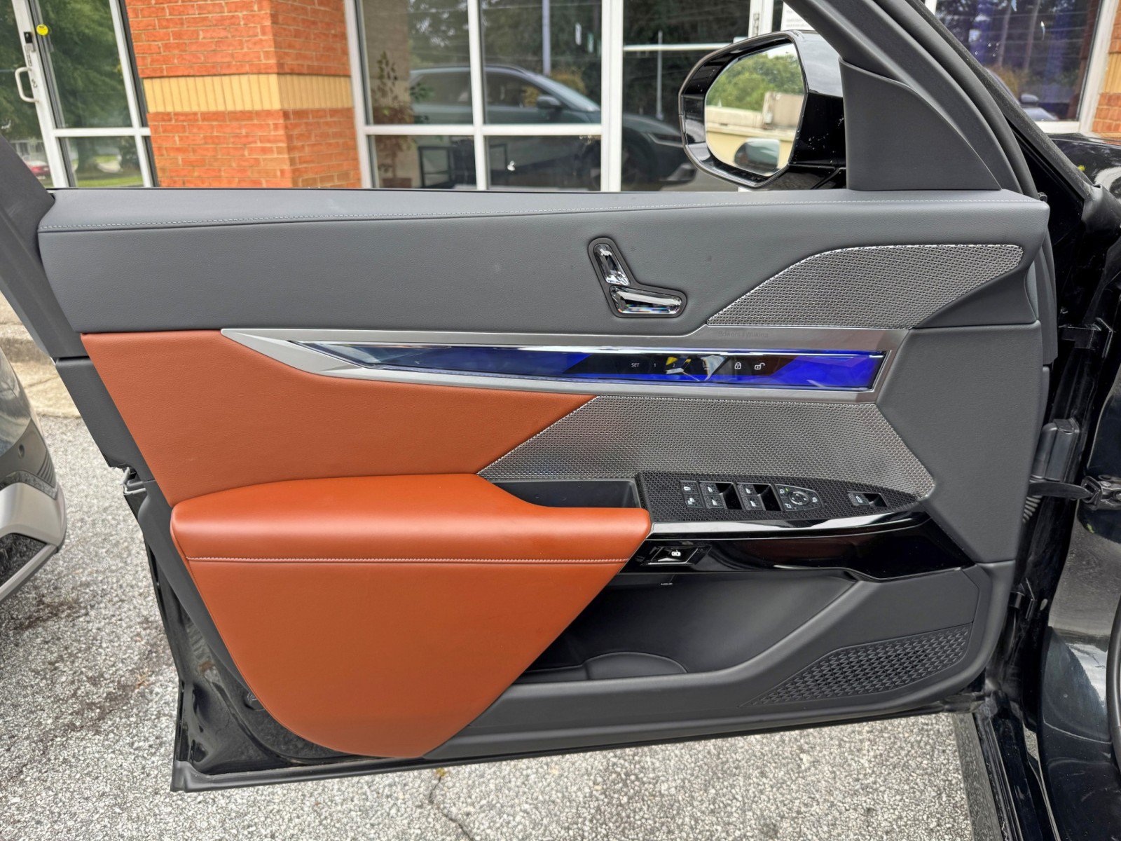 Used 2023 BMW 740i w/ Executive Package RWD image 59