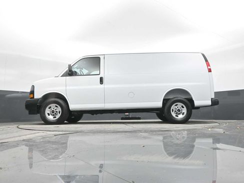 New 2025 GMC Savana 2500 w/ Driver Convenience Package image 25