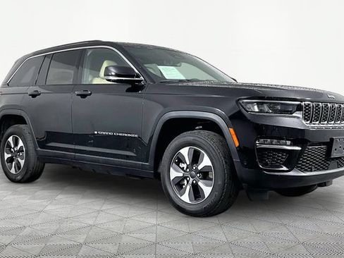 Used 2022 Jeep Grand Cherokee Limited 4xe w/ Luxury Tech Group II AWD/4WD image 3