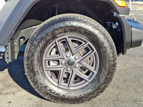 Used 2024 Jeep Wrangler Sport S image 8