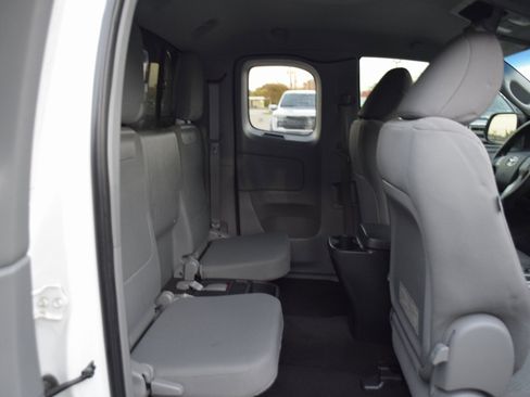 Used 2013 Toyota Tacoma PreRunner image 22