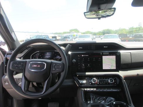New 2026 GMC Sierra 2500 AT4 w/ AT4 Premium Plus Package AWD/4WD image 17