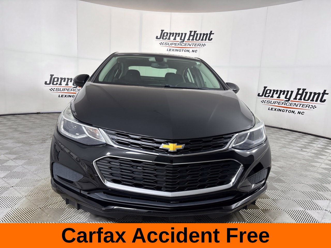 Used 2018 Chevrolet Cruze LT w/ LT Fleet Convenience Package FWD image 4