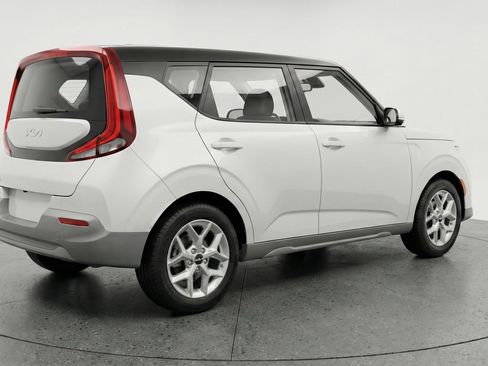 Used 2025 Kia Soul LX w/ LX Technology Package FWD image 9
