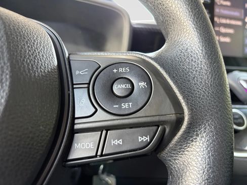 Used 2020 Toyota Corolla LE FWD image 28