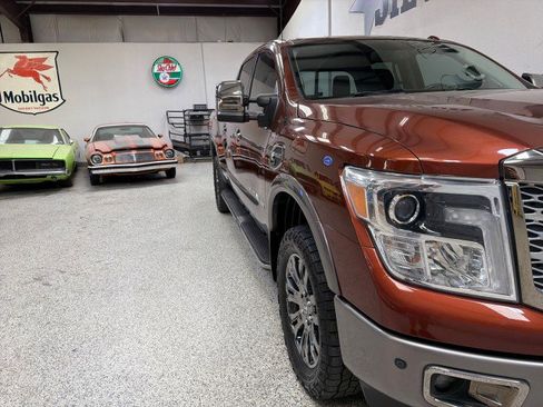 Used 2018 Nissan Titan Platinum Reserve w/ Platinum Utility Package image 40