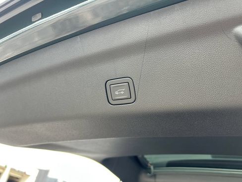 New 2026 GMC Yukon XL AT4 AWD/4WD image 37