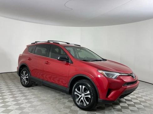 Used 2016 Toyota RAV4 LE FWD image 3