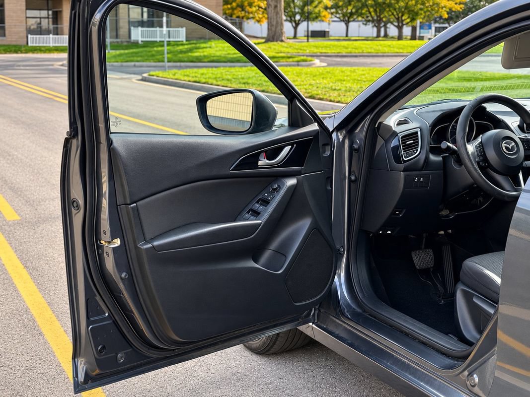 Used 2014 MAZDA MAZDA3 i Sport FWD image 9