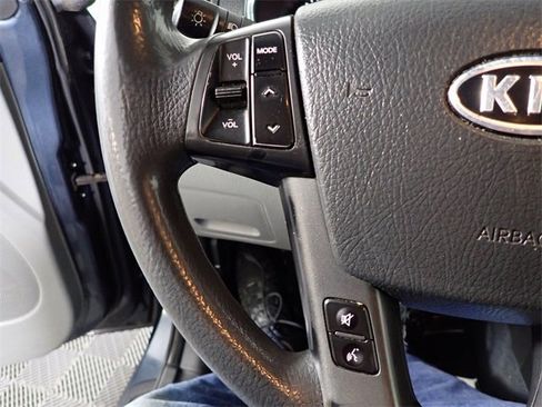 Used 2011 Kia Sorento 2WD image 22