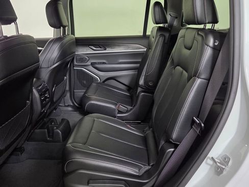 Used 2023 Jeep Grand Cherokee L Limited w/ Black Appearance Package AWD/4WD image 34
