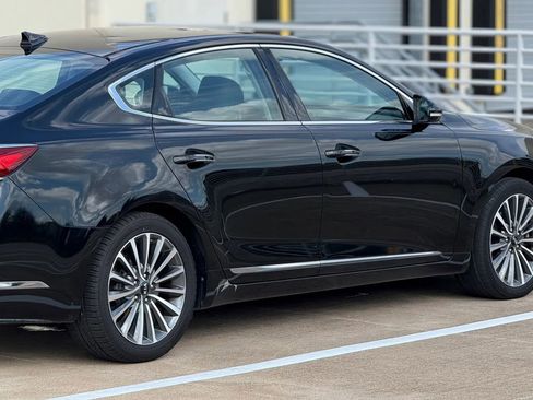 Used 2017 Kia Cadenza Premium image 9