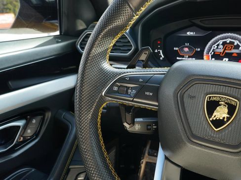 Used 2020 Lamborghini Urus AWD/4WD image 27