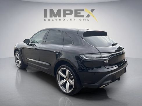 Used 2022 Porsche Macan AWD/4WD image 3