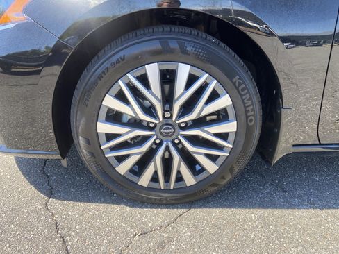 Certified 2025 Nissan Altima 2.5 SV image 8