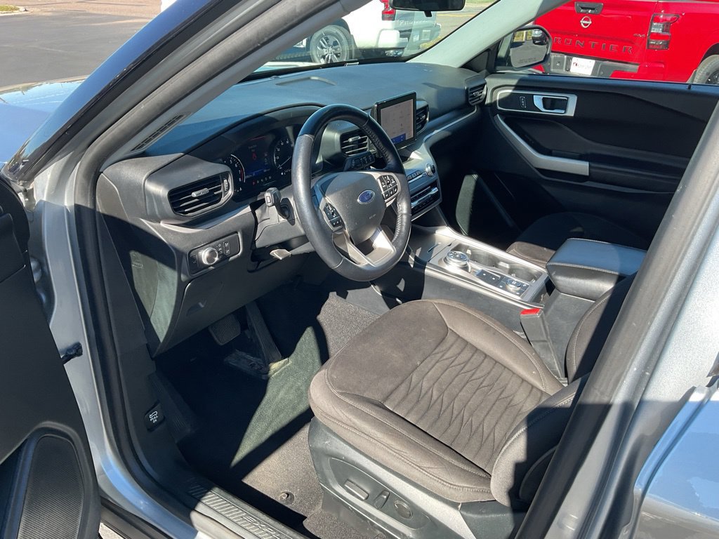 Used 2020 Ford Explorer XLT w/ Comfort Package AWD/4WD image 10
