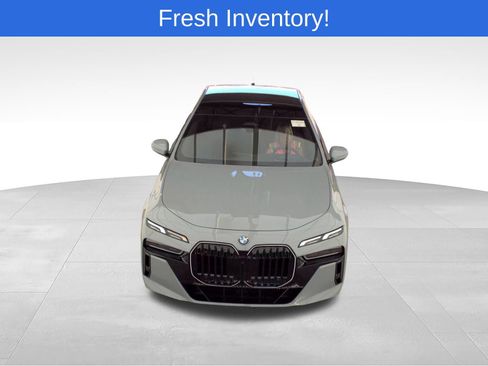 Certified 2026 BMW 740i xDrive w/ Premium Package AWD/4WD image 2
