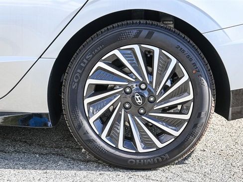 New 2025 Hyundai Sonata Limited image 10