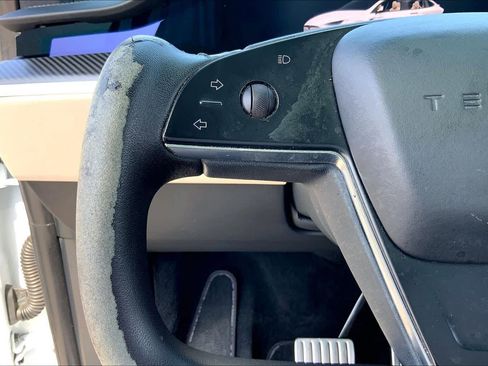 Used 2022 Tesla Model X Plaid image 22