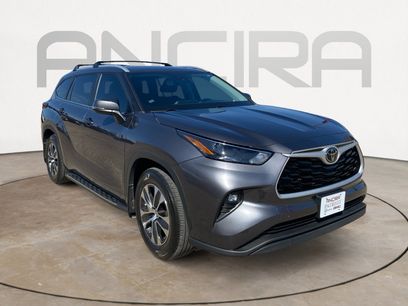 Used 2024 Toyota Highlander XLE