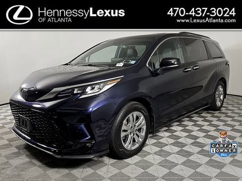 Used 2023 Toyota Sienna XSE AWD/4WD image 1