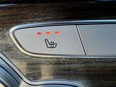 Used 2015 Mercedes-Benz C 300 4MATIC Sedan image 43