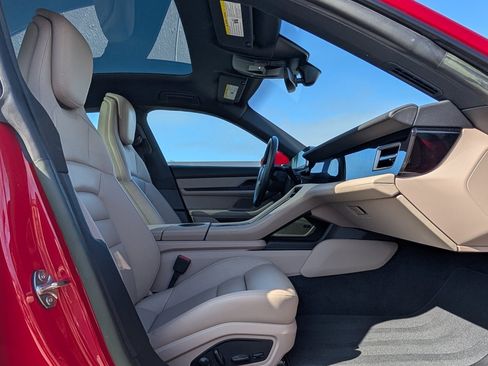 Used 2023 Porsche Taycan image 17