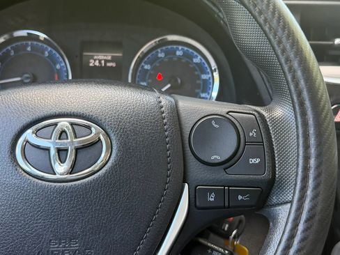 Used 2018 Toyota Corolla LE FWD image 27