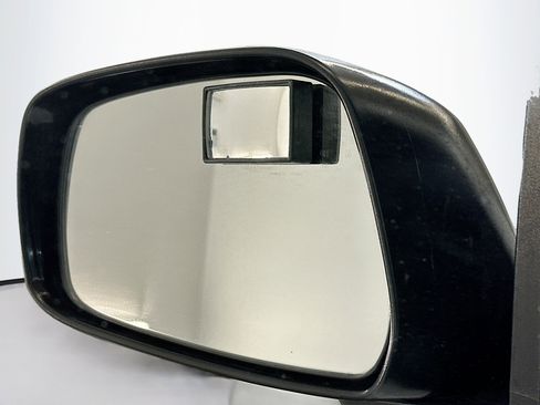 Used 2019 Nissan Frontier SV image 16