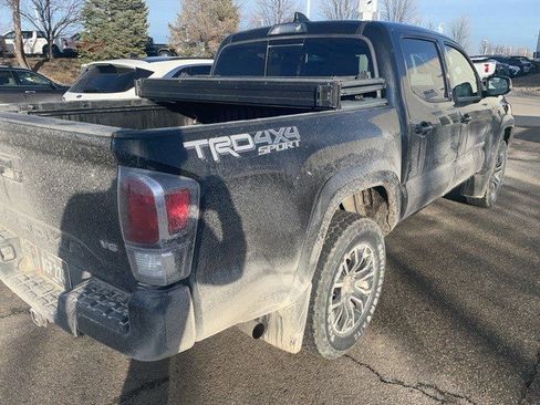 Used 2020 Toyota Tacoma TRD Sport image 3