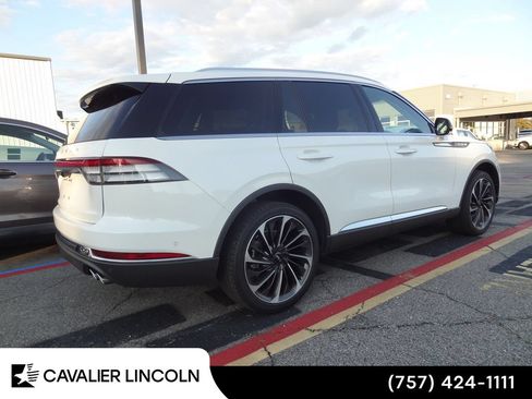 Used 2023 Lincoln Aviator Reserve w/ Equipment Group 201A AWD/4WD image 3