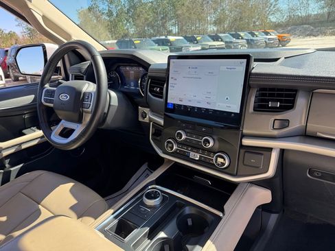 Certified 2024 Ford Expedition Max XLT image 21
