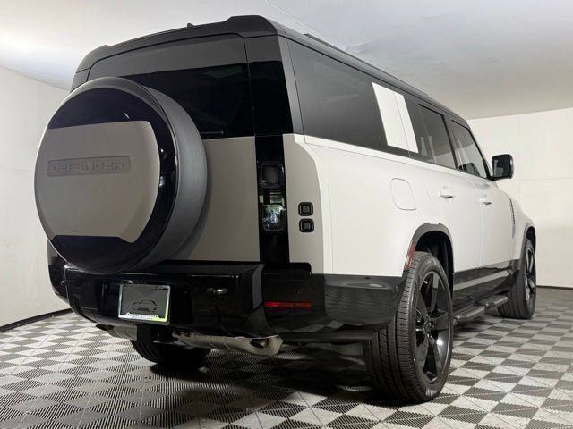 New 2026 Land Rover Defender 130 X-Dynamic SE AWD/4WD image 8