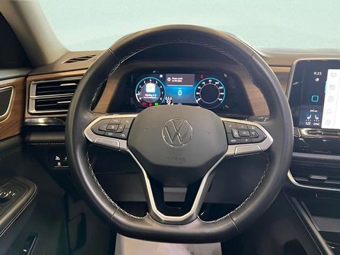 Used 2024 Volkswagen Atlas SE image 25