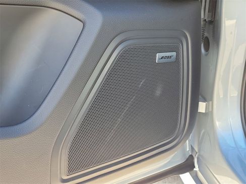 Certified 2025 Porsche Macan Turbo image 27