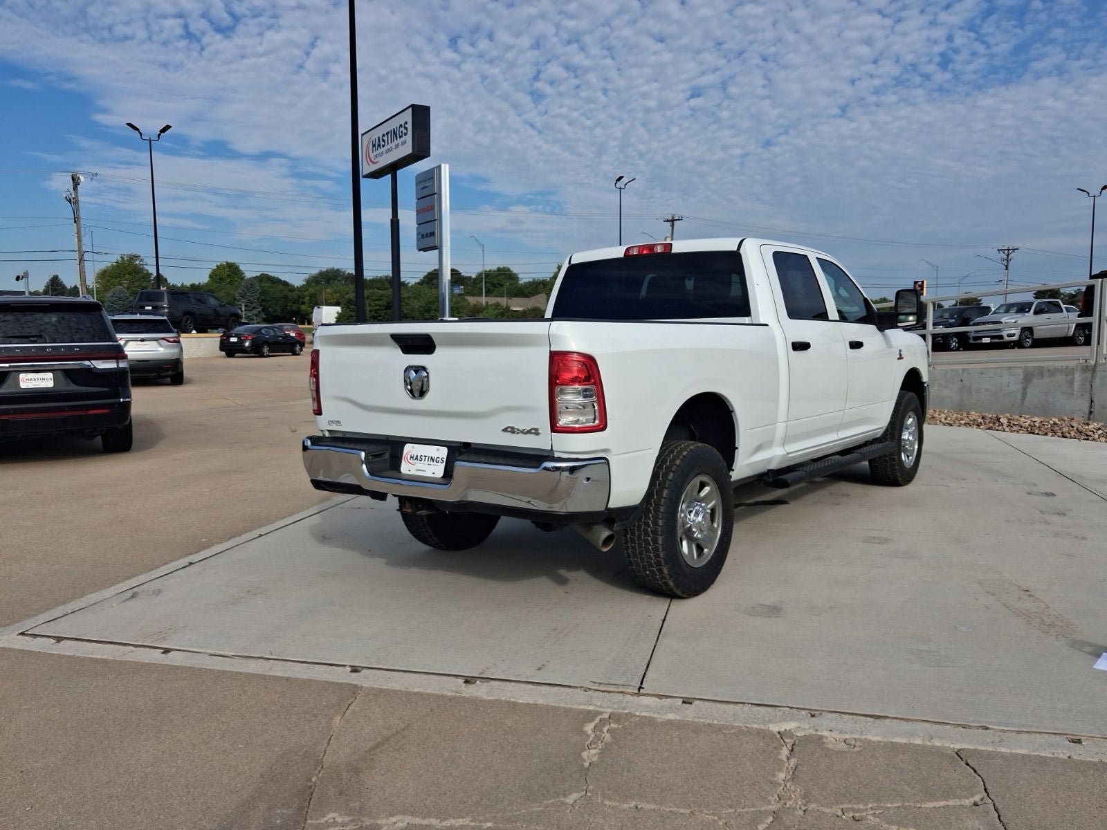 Used 2024 RAM 2500 Tradesman w/ Chrome Appearance Group AWD/4WD image 5