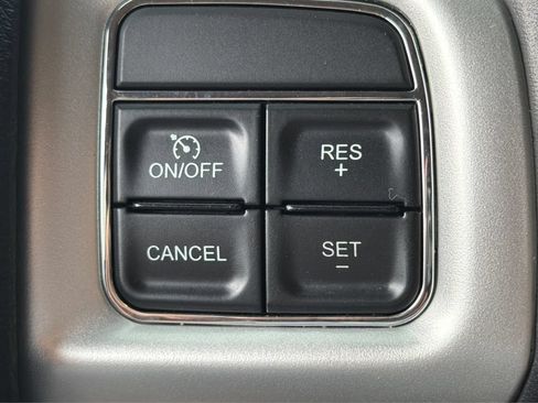 Used 2020 Dodge Journey SE w/ SE Popular Equipment Group FWD image 31