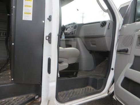 Used 2014 Ford E-150 and Econoline 150 RWD image 10