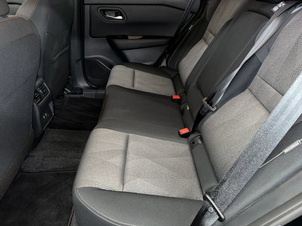 Used 2026 Nissan Rogue SV AWD/4WD image 19